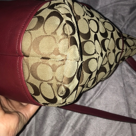 COACH Signature canvas LARGE Hobo - Picture 12 of 16